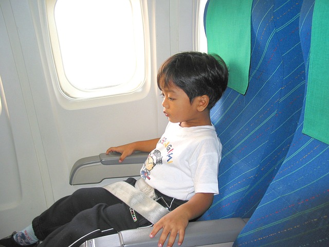 dítě v letadle